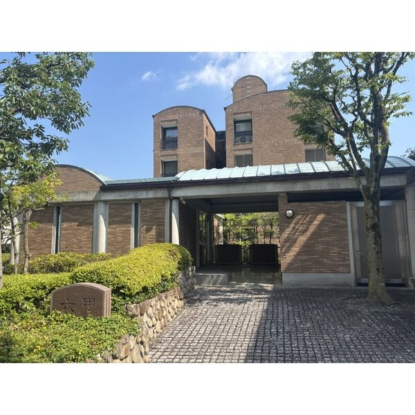 ペア・ドルチェ六甲のエントランス