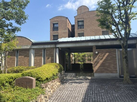 ペア・ドルチェ六甲のエントランス