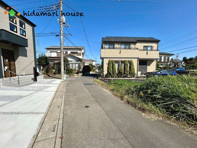上尾市藤波　新築戸建　グラファーレ01の前面道路含む現地写真