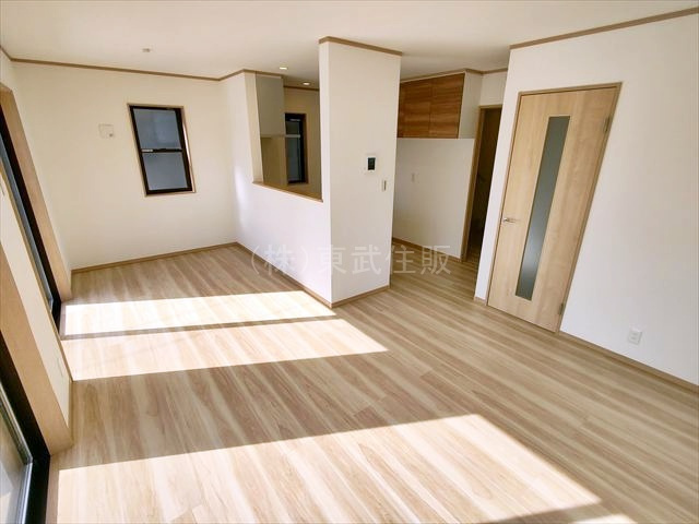 【居間・リビング】 | 坂戸市溝端町　全2棟　B号棟 | ご家族が集まるリビングは15.0帖の広さです