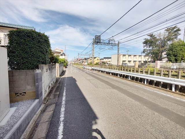 【前面道路含む現地写真】 | 坂戸市溝端町　全2棟　B号棟 | 閑静な住宅地です
