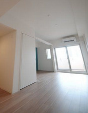 セレニテ福島アリアの居間・リビング