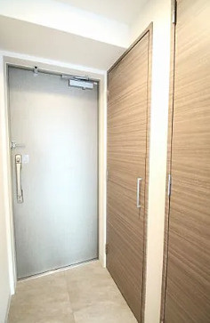 アプリーレ中之島の玄関