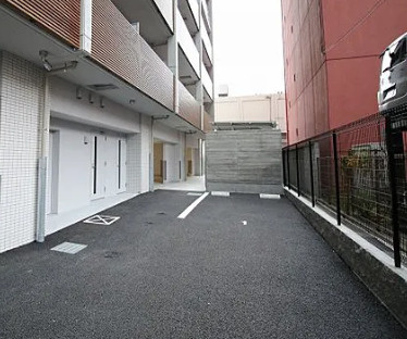 アプリーレ中之島の駐車場