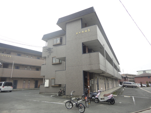 シャルムⅠ【キャッシュバック対象物件】のエントランス|落ち着いたエントランスです