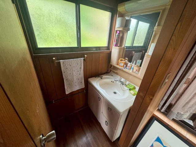 館山市西川名　中古戸建の洗面所