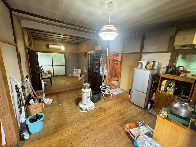 館山市西川名　中古戸建の居間・リビング