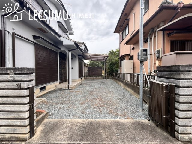 揖保郡太子町東南/中古戸建の駐車場
