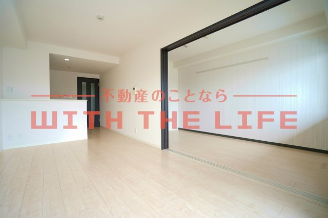 エスペランサ久留米駅前【10,000円キャッシュバック対象物件】の居間・リビング|ゆったり過ごせるリビングです