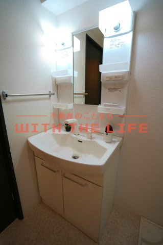エスペランサ久留米駅前【10,000円キャッシュバック対象物件】の独立洗面台|朝の身支度には欠かせない独立洗面化粧台