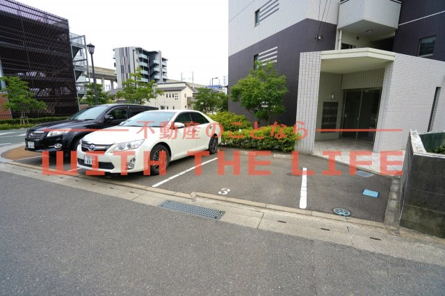 エスペランサ久留米駅前【10,000円キャッシュバック対象物件】の駐車場|駐車場に車を止められます