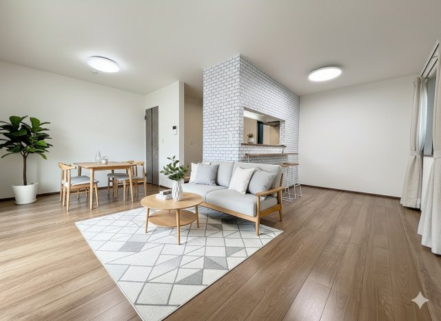 三郷市彦成2丁目　中古戸建の居間・リビング|現況の物件写真にCGによる画像処理を行っています。家具、家電、小物、カーテン等はイメージはCGです。