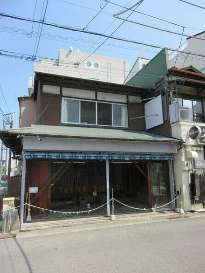 栄町３丁目店舗付き住宅