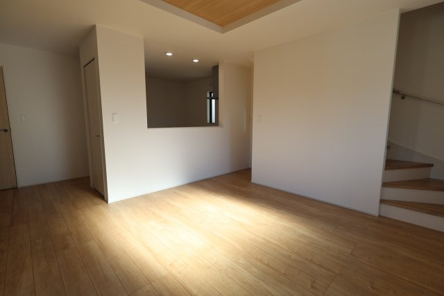 【外観】 | 《仲介手数料無料》練馬区大泉町４丁目22(2号棟)新築一戸建てグラファーレ