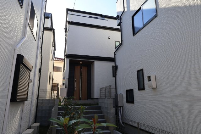  | 《仲介手数料無料》練馬区大泉町４丁目22(2号棟)新築一戸建てグラファーレ