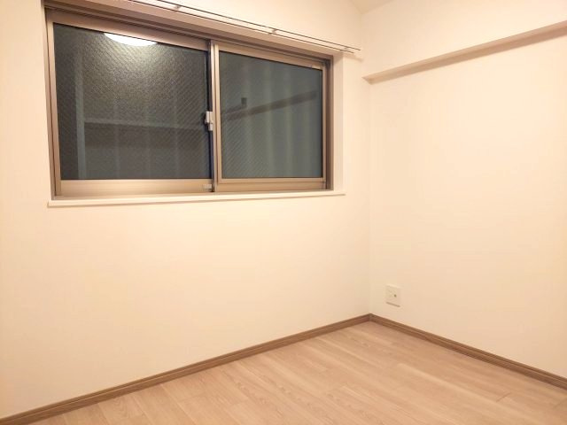 宝塚パインクレストのその他|納戸南側約4帖