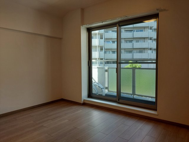 宝塚パインクレストの洋室|洋室約6帖