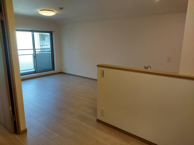 宝塚パインクレストの居間・リビング