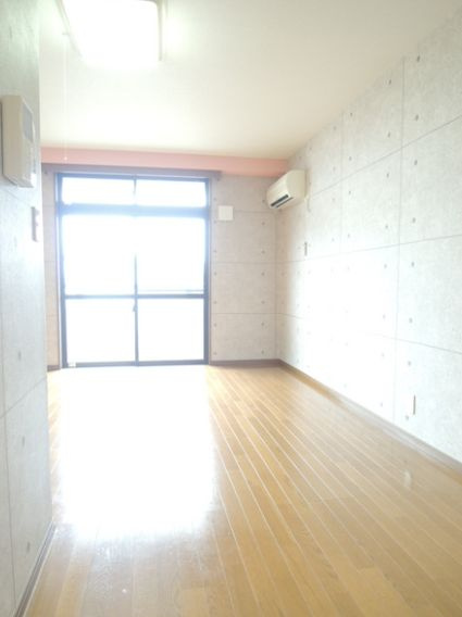 クレールYMの洋室