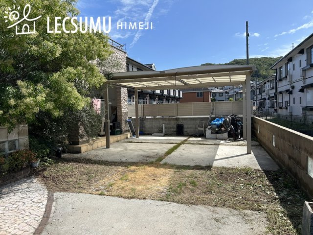 姫路市田寺東2丁目/中古戸建の駐車場