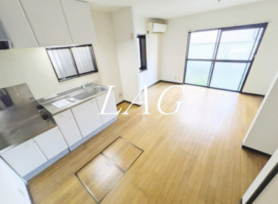 【居間・リビング】 | メゾネット本太 | 洋室のお部屋です。