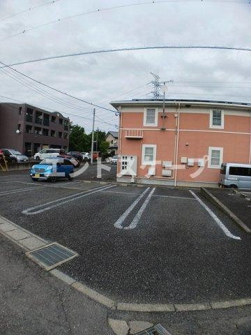 アウローラＡの駐車場|高崎、前橋のお部屋探しはエンドスケープまで！お客様の理想お聞かせ下さい♪