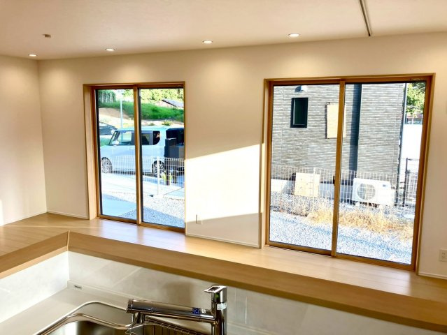 宇多津町平山　ゆとりのある２階建て新築戸建の居間・リビング