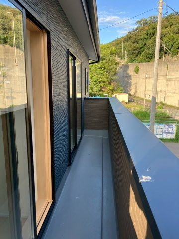 宇多津町平山　ゆとりのある２階建て新築戸建のバルコニー