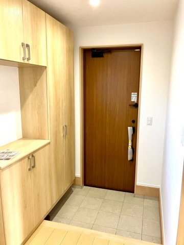 宇多津町平山　ゆとりのある２階建て新築戸建の玄関