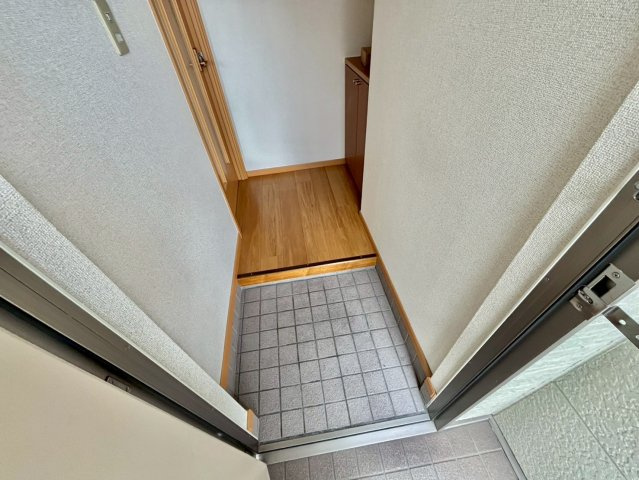 フリーデンCの玄関