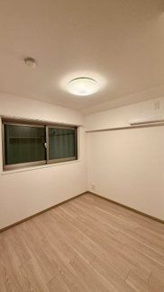 【寝室】 | 宝塚パインクレスト | サービスルーム