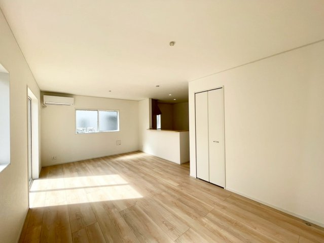 長野市松岡第３の洋室