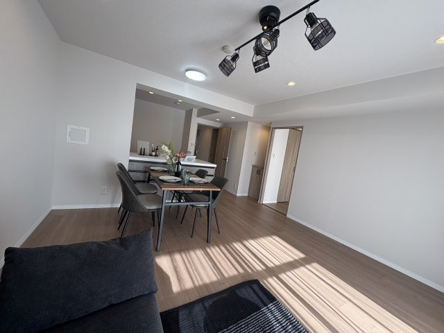 【居間・リビング】プロムナード大宮春野Ｂ－４番館 