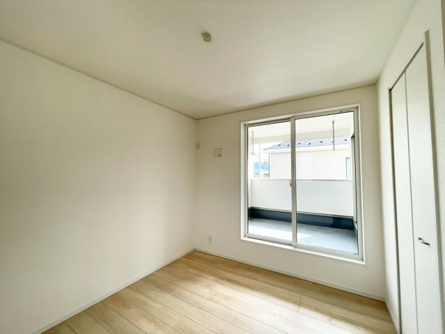 長野市松岡第３の洋室