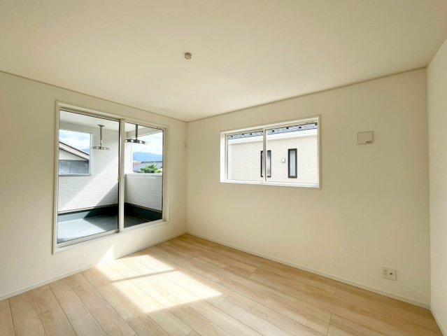 長野市松岡第３の洋室