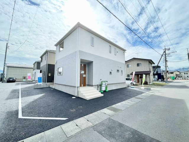 長野市松岡第３の前面道路含む現地写真