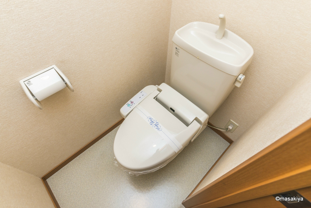 メゾン・ド・ポプラのトイレ|トイレ　ウォシュレット付き。