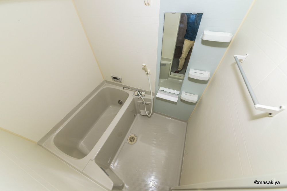 メゾン・ド・ポプラの浴室|お風呂　追い焚き・浴室乾燥機付きです。