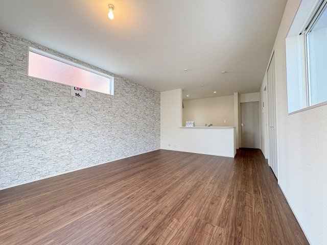 三郷市彦川戸1丁目　新築戸建　全1棟の居間・リビング|同施工会社の参考写真になります。