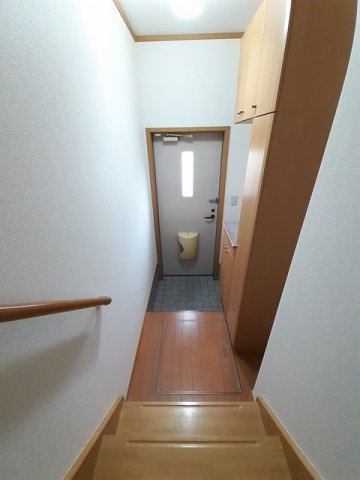 ラシーヌⅢ壱番館の玄関