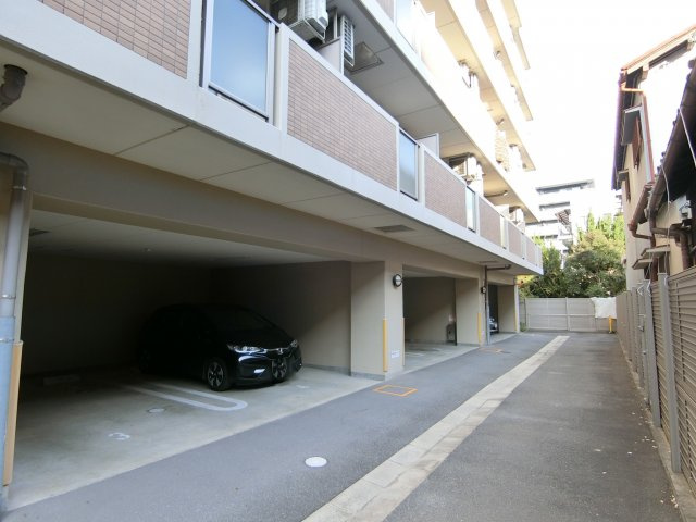 ウエントスレーニスの駐車場