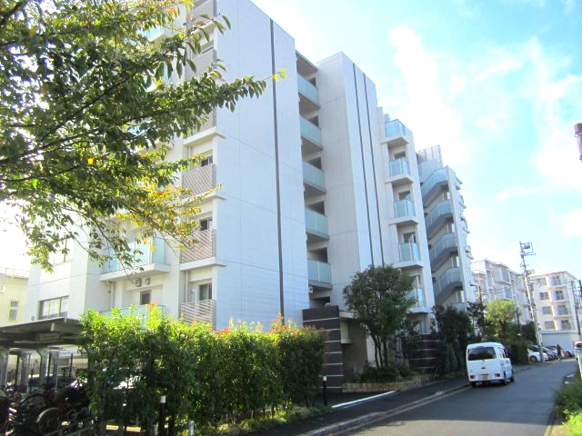 プラウド横濱白楽ディアージュの外観