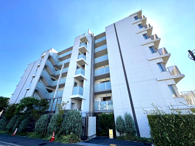 プラウド横濱白楽ディアージュの外観