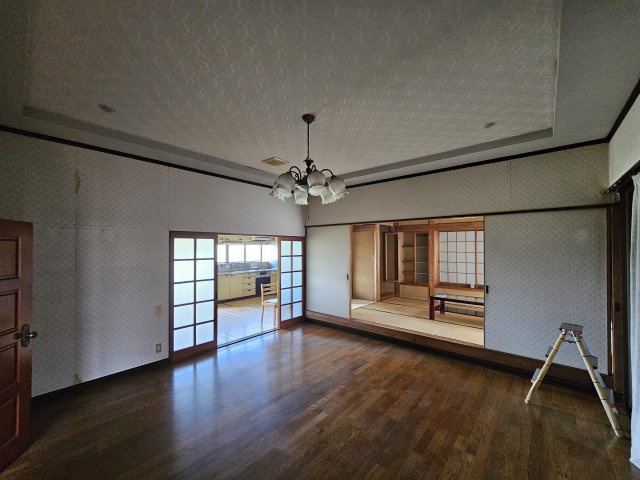 辻中古戸建ての洋室|ゆったりした洋室です