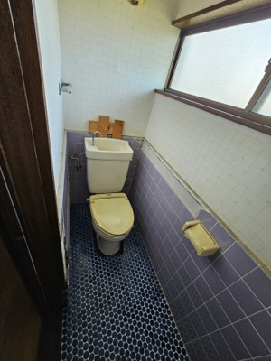 【トイレ】 | 辻中古戸建て | 落ち着いたトイレです