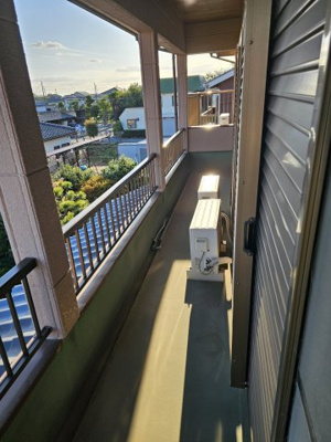 【バルコニー】 | 辻中古戸建て | 外からの目が気にならないバルコニーで洗濯物が干せます