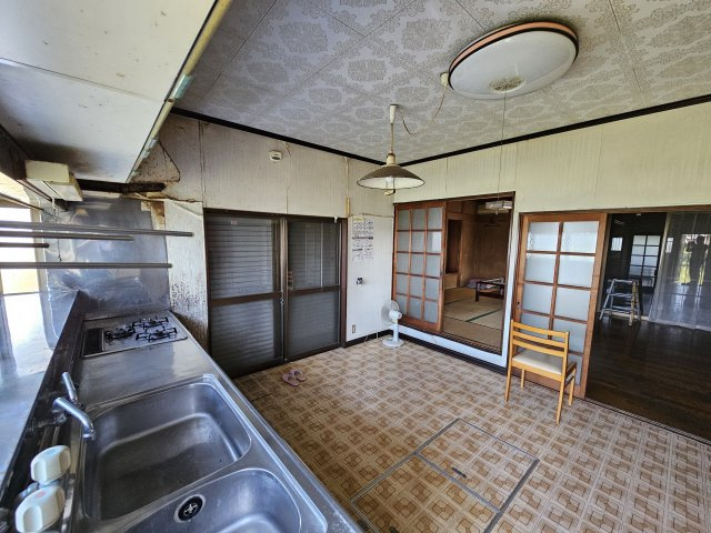 辻中古戸建てのキッチン