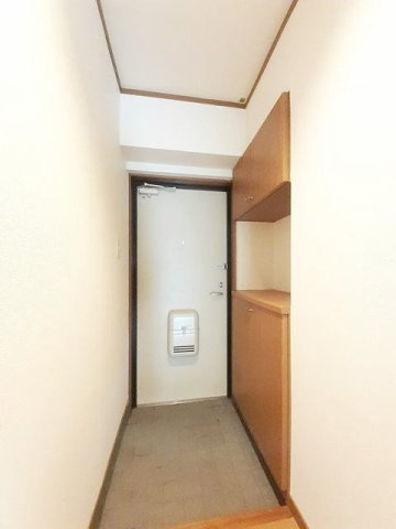 サン・アムール壱番館の玄関