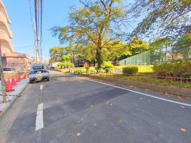 祝：成約済み　八王子市　北野町　新築戸建ての前面道路含む現地写真|～仲介手数料無料☆八王子ひなた不動産～　八王子市北野町　新築戸建て