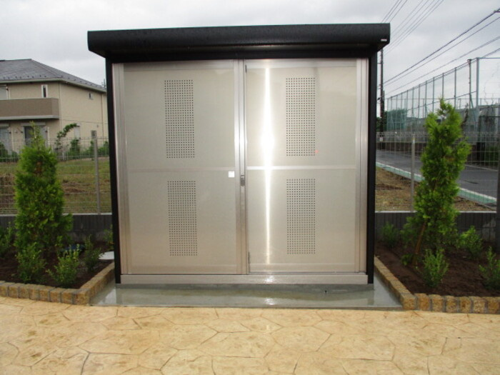 アプリシエイトのエントランス|ごみ箱